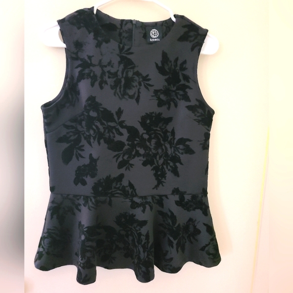 Black, M peplum top - Picture 2 of 3